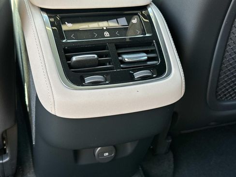 New 2026 Volvo XC90 B6 Plus w/ Protection Package Premier AWD/4WD image 10