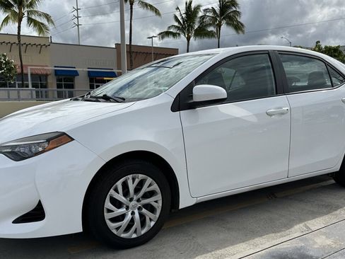 Used 2017 Toyota Corolla LE image 1