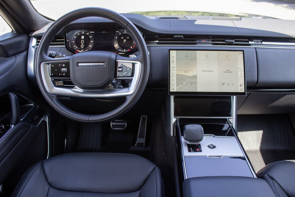 Used 2025 Land Rover Range Rover Long Wheelbase SE AWD/4WD image 13