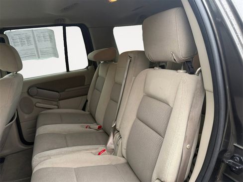Used 2006 Ford Explorer XLT image 13