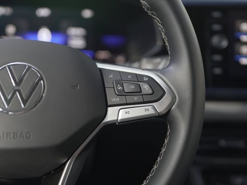 Used 2023 Volkswagen Taos SE image 21