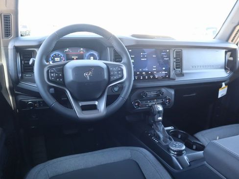 New 2025 Ford Bronco Big Bend image 2