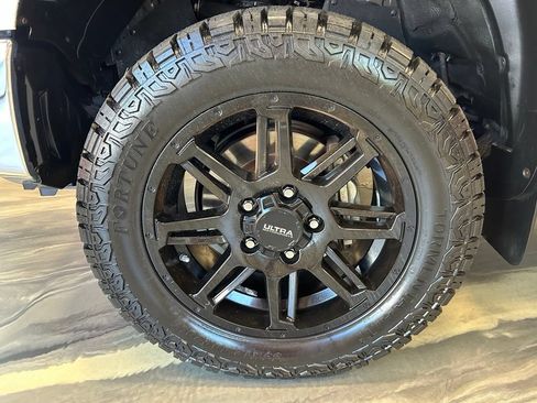 Used 2020 Toyota Tundra SR5 w/ SR5 Leather Package AWD/4WD image 23