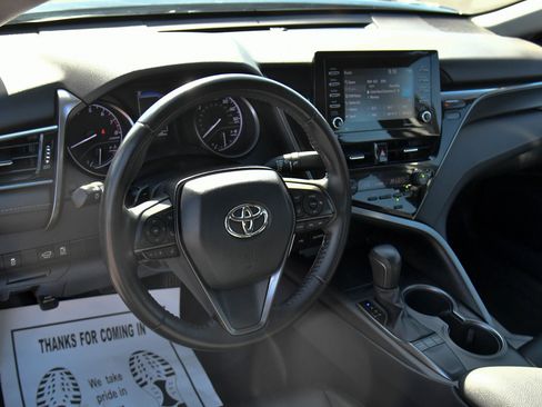 Used 2023 Toyota Camry SE FWD image 16