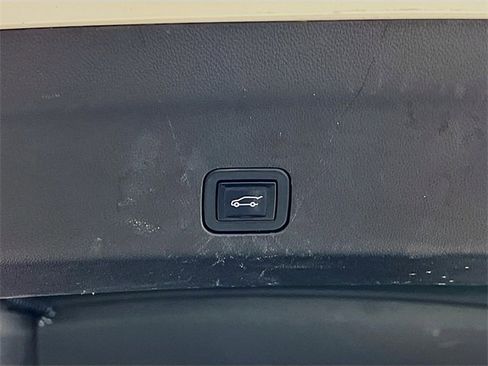 Used 2023 Chevrolet Suburban High Country w/ Advanced Technology Package image 29