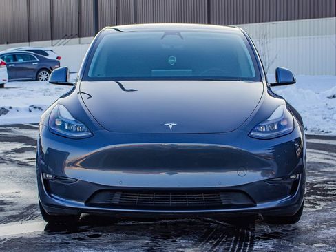 Used 2022 Tesla Model Y Performance image 2