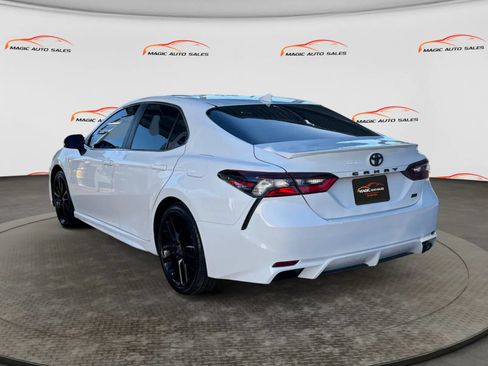 Used 2022 Toyota Camry SE w/ Convenience Package FWD image 8