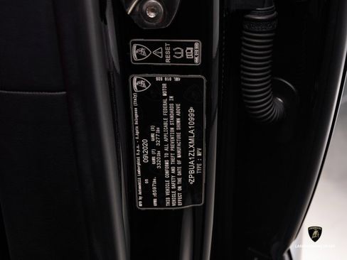 Used 2021 Lamborghini Urus image 52