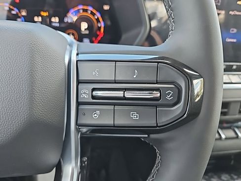 New 2025 Chevrolet Colorado Trail Boss w/ Midnight Edition AWD/4WD image 15