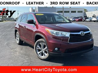 Used 2015 Toyota Highlander XLE image 1