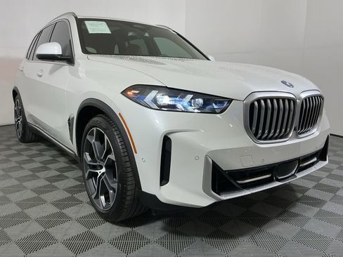 Certified 2025 BMW X5 xDrive50e w/ Executive Package AWD/4WD image 4