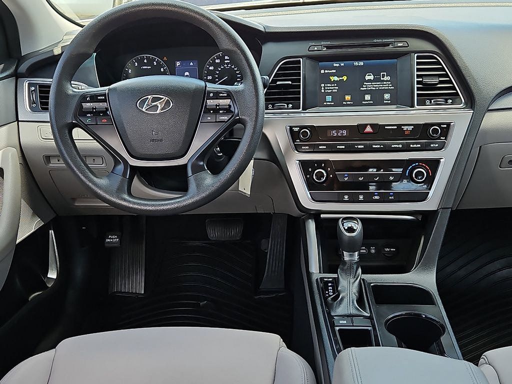 Used 2017 Hyundai Sonata SE FWD image 17