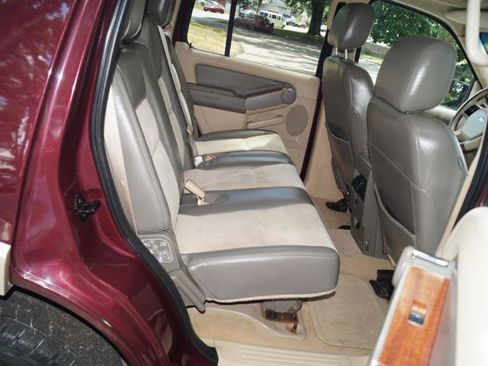 Used 2006 Ford Explorer Eddie Bauer image 29