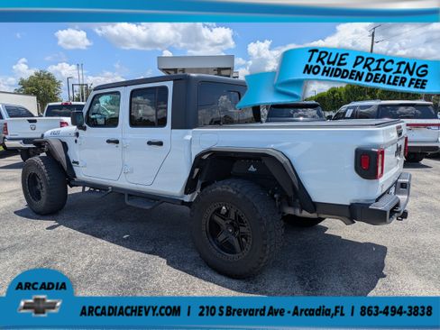 Used 2022 Jeep Gladiator Sport AWD/4WD image 6