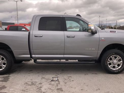 Used 2024 RAM 2500 Laramie AWD/4WD image 9