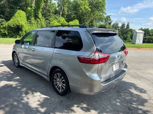 Used 2019 Toyota Sienna XLE FWD image 5
