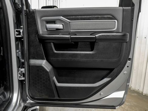 Used 2022 RAM 2500 Big Horn AWD/4WD image 46