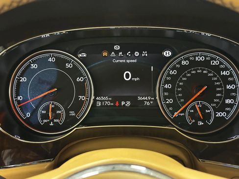 Used 2017 Bentley Bentayga AWD/4WD image 29