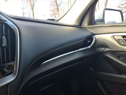 Certified 2021 Chevrolet Traverse LT image 21