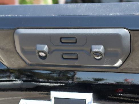 Used 2025 Chevrolet Silverado 1500 LT Trail Boss w/ LT Trail Boss Premium Package AWD/4WD image 46