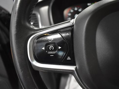 Used 2016 Volvo XC90 T6 Momentum w/ Momentum Plus Package AWD/4WD image 24