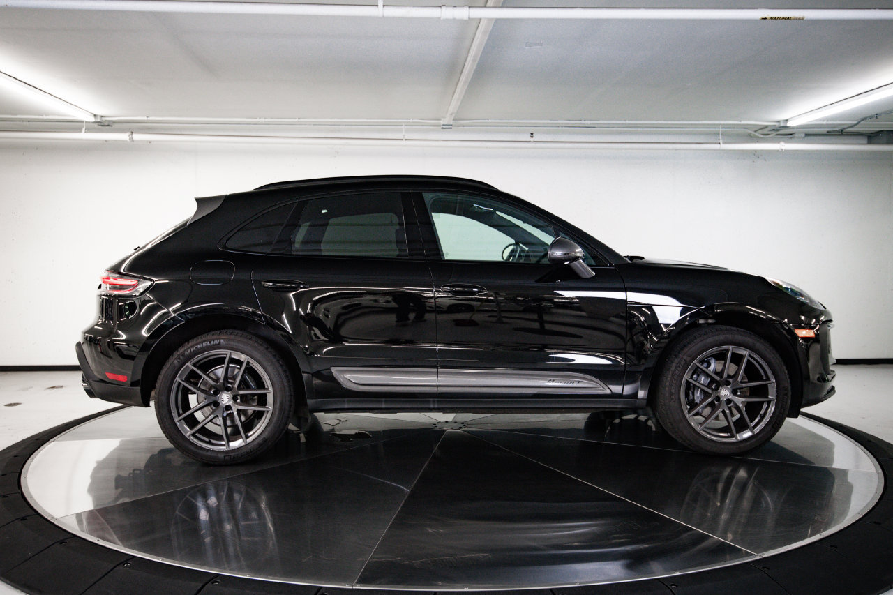 Certified 2023 Porsche Macan Turbo AWD/4WD image 8