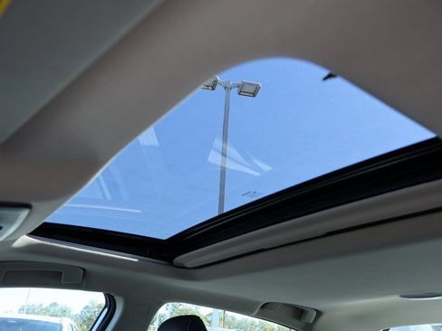 New 2025 Nissan Altima 2.5 SR image 9