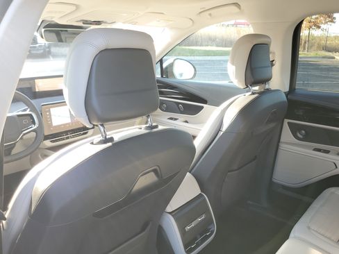 New 2026 Lincoln Nautilus Reserve image 28