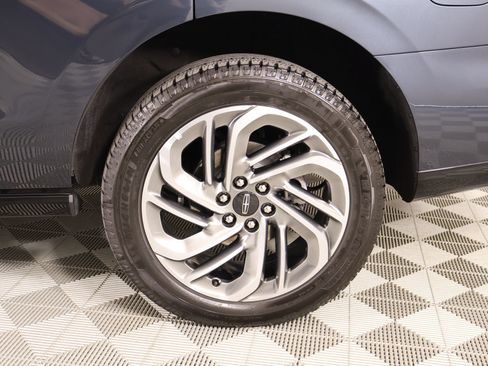 Used 2025 Lincoln Navigator Reserve AWD/4WD image 21