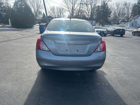 Used 2013 Nissan Versa S image 4