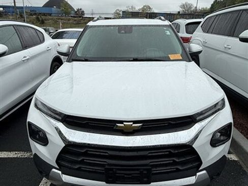 Used 2021 Chevrolet TrailBlazer LT w/ Sun and Liftgate Package AWD/4WD image 9