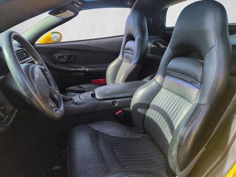 Used 2004 Chevrolet Corvette Coupe w/ Preferred Equipment Group image 12