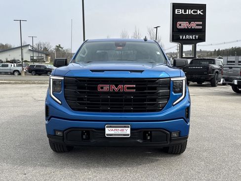 Used 2023 GMC Sierra 1500 Elevation w/ X31 Off-Road Package AWD/4WD image 2