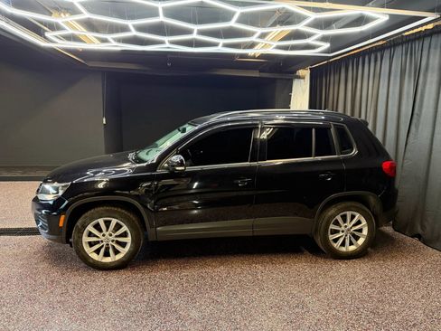 Used 2017 Volkswagen Tiguan Limited w/ Premium Package image 2