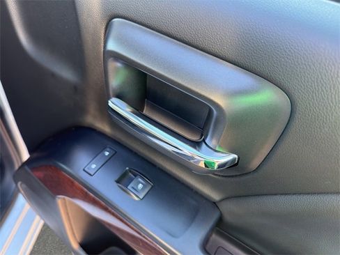 Used 2018 GMC Sierra 1500 SLE w/ SLE Value Package image 16