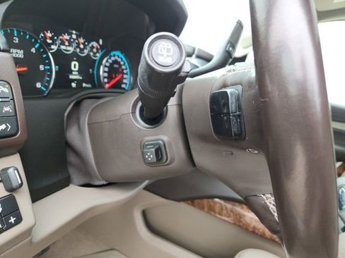 Certified 2019 Chevrolet Suburban Premier image 13