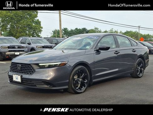 Certified 2025 Honda Accord SE image 1