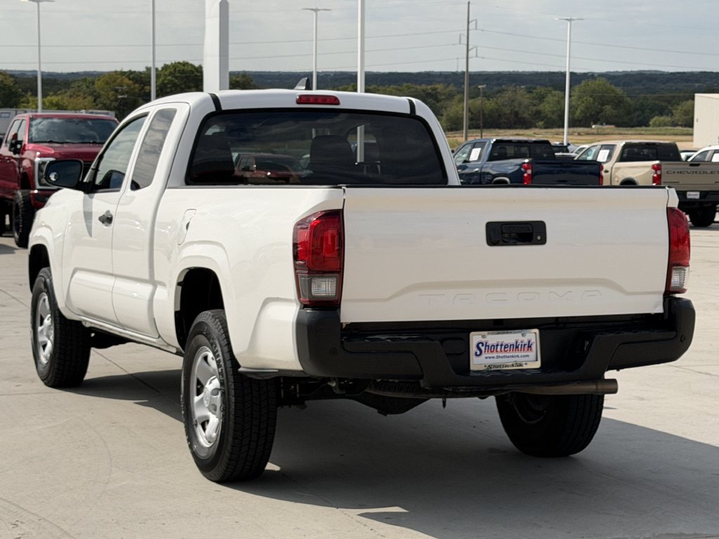 Used 2021 Toyota Tacoma SR RWD image 4