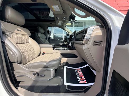 Used 2025 Ford F450 Platinum w/ Platinum Plus Package image 44