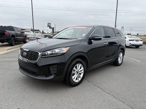Used 2019 Kia Sorento LX image 3