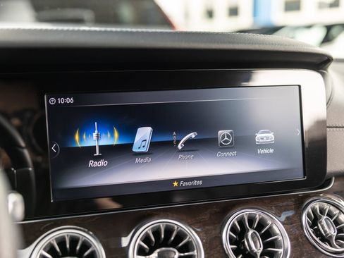 Used 2018 Mercedes-Benz E 400 Coupe image 40
