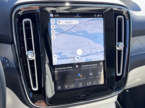 New 2026 Volvo XC40 B5 Plus w/ Protection Package Premier image 23