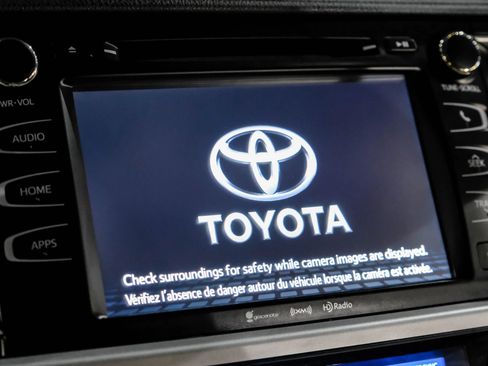 Used 2018 Toyota Highlander XLE w/ Protection Package #3 AWD/4WD image 24