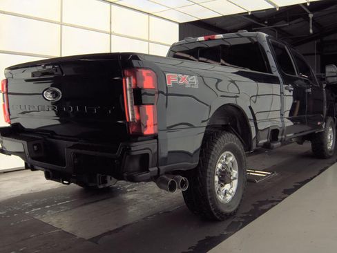 Used 2023 Ford F350 Lariat w/ Lariat Ultimate Package AWD/4WD image 5