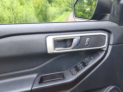 Used 2020 Ford Explorer XLT w/ Equipment Group 202A AWD/4WD image 6