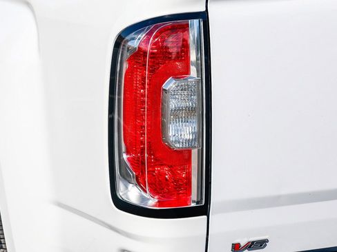 Used 2022 GMC Canyon Elevation w/ Trailering Package image 8