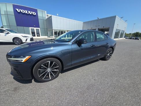 Used 2023 Volvo S60 T8 Plus AWD/4WD image 2
