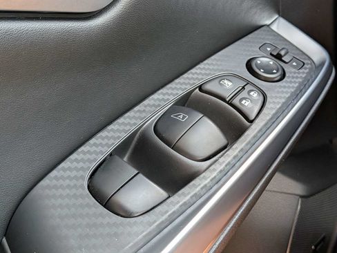 Used 2025 Nissan Sentra SR w/ SR Premium Package FWD image 28
