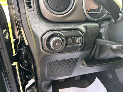 Used 2022 Jeep Wrangler Sport S image 18