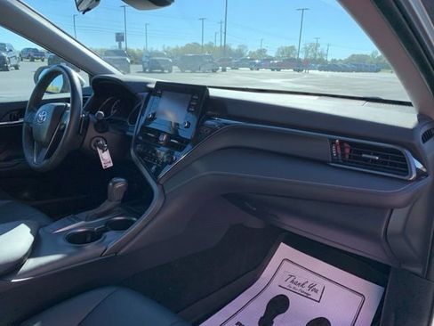 Used 2022 Toyota Camry SE image 15